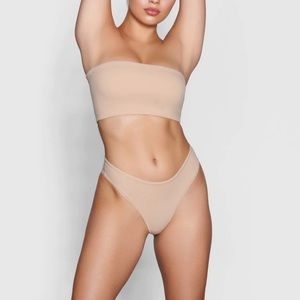 SKIMS Fits Everybody Bandeau Bra Clay Nude